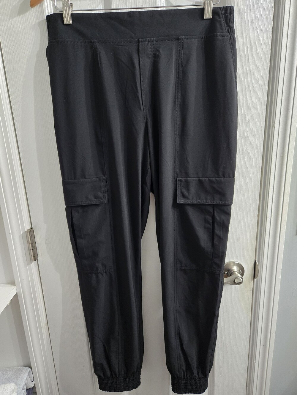 Athleta Chelsea Utility Jogger Cargo Pants Black $89 NWOT SZ 8